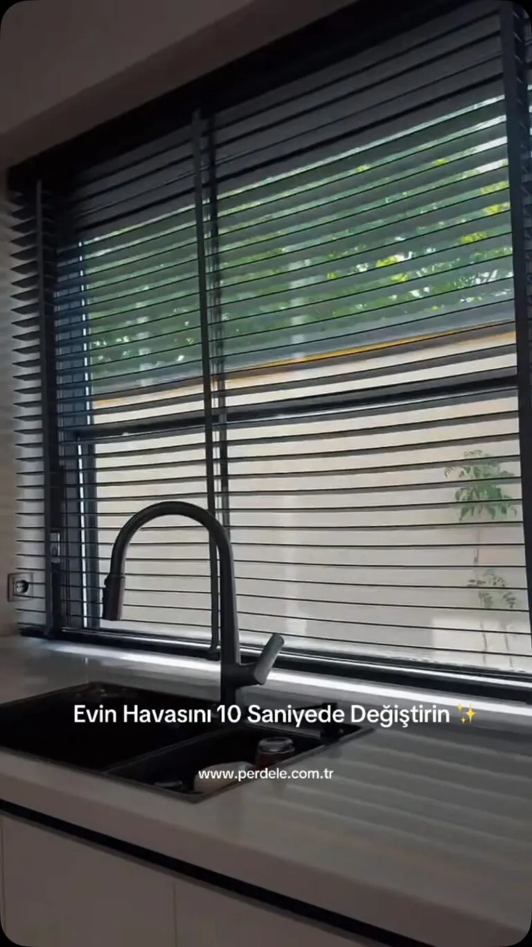 Koyu renk jaluzi perde uygulaması